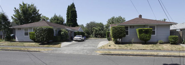 3315-3325 SE 53rd Ave in Portland, OR - Building Photo - Building Photo