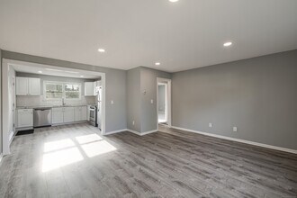 48 Nelson St in Stamford, CT - Building Photo - Building Photo