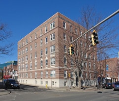 Bedford Park in Stamford, CT - Building Photo