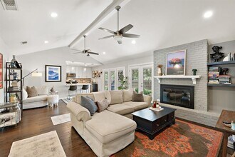 2101 Falcon Hill Dr in Austin, TX - Building Photo - Building Photo