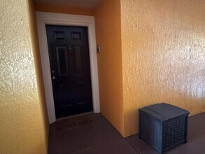 5455 Vineland Rd in Orlando, FL - Building Photo - Building Photo