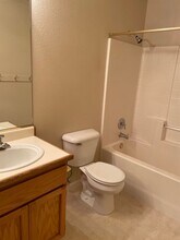 1974 Airstrip Rd in Redding, CA - Building Photo - Building Photo