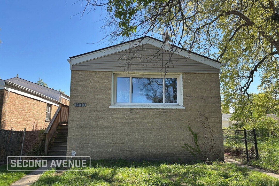 1109 W 110th Pl in Chicago, IL - Building Photo