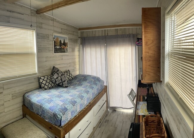 46E 12th Ave, Unit Studio for 1 person only