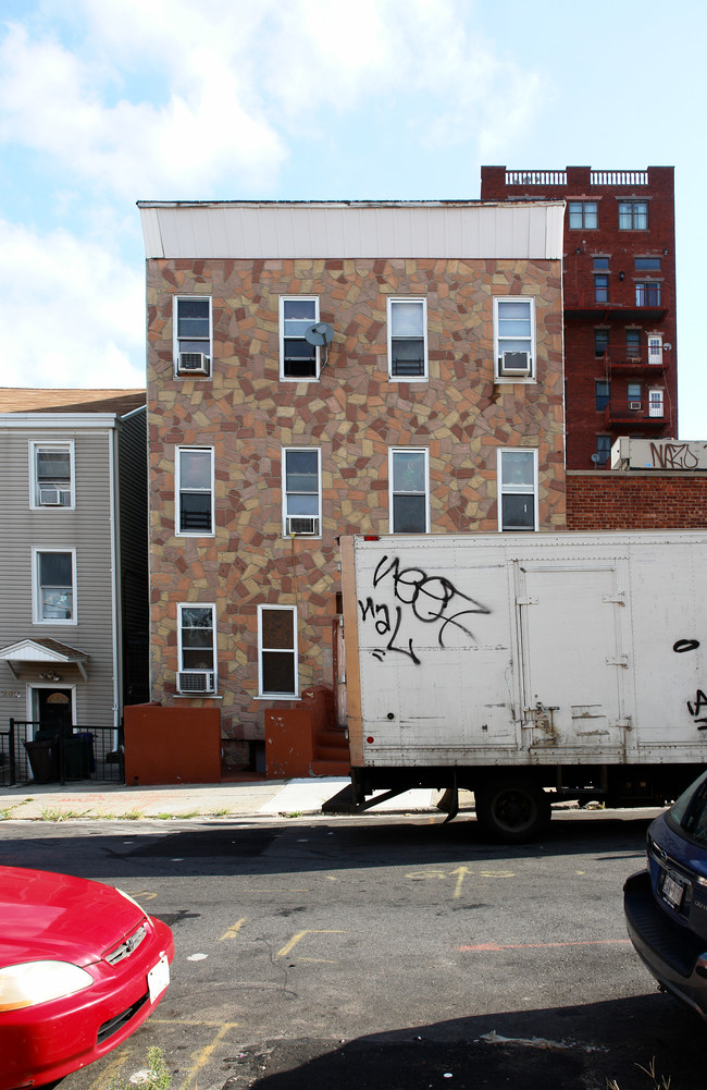 265 23rd St in Brooklyn, NY - Foto de edificio - Building Photo