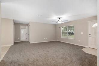 5587 NW 62nd Ave in Ocala, FL - Building Photo - Building Photo