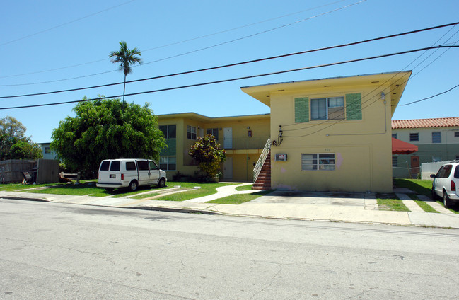 460 NE 82nd Ter in Miami, FL - Foto de edificio - Building Photo