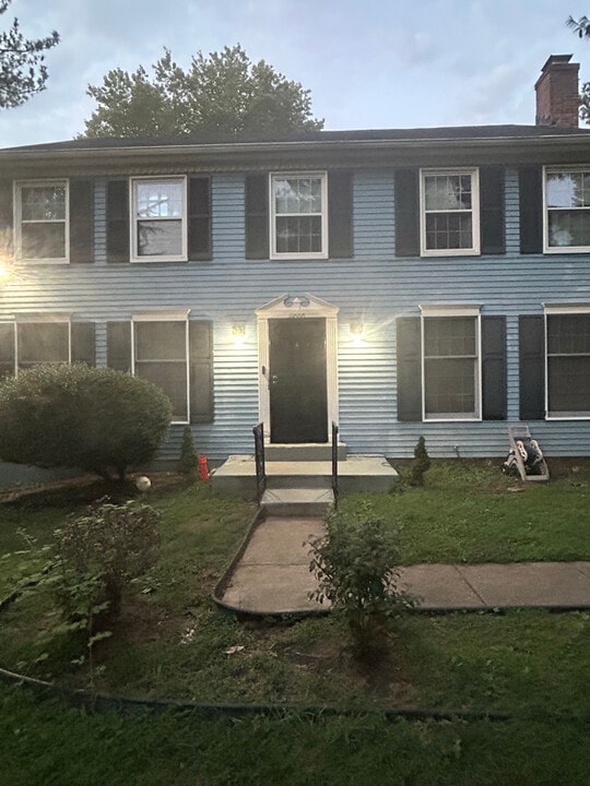 11000 Lake Arbor Way in Bowie, MD - Building Photo