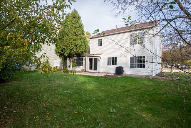 1431 Tara Belle Pkwy in Naperville, IL - Building Photo - Building Photo