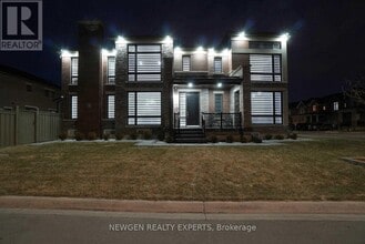 28 Dalecrest Rd in Brampton, ON - Building Photo - Building Photo