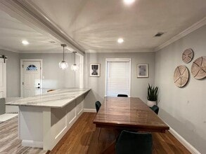 3934 Hawick Ln in Dallas, TX - Building Photo - Building Photo