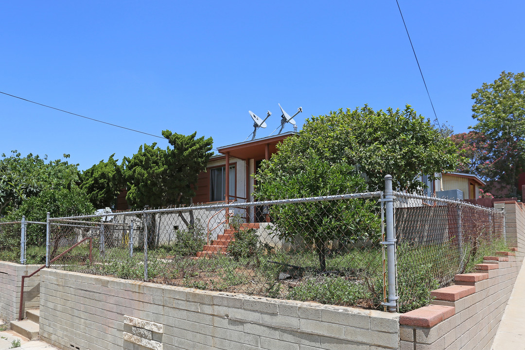 2327 E Jewett St in San Diego, CA - Building Photo