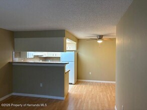 6165 Chesham Dr in New Port Richey, FL - Building Photo - Building Photo