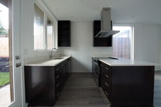 1612 N Bryant St in Portland, OR - Building Photo - Building Photo