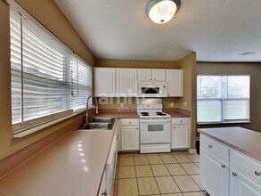 1700 Stone Hollow Ct in Hermitage, TN - Foto de edificio - Building Photo