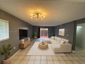 14903 SW 80th St in Miami, FL - Building Photo - Building Photo