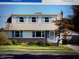 27 Runyon Ave in Freehold, NJ - Building Photo