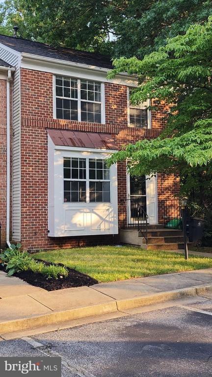 property at 1701 Stourbridge Ct