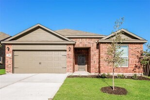 120 Switchback Hl Rd in Newark, TX - Building Photo