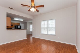 1928 Bromwich Rd in Charlotte, NC - Foto de edificio - Building Photo