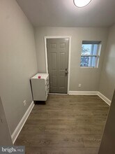 2412 Keyworth Ave in Baltimore, MD - Foto de edificio - Building Photo