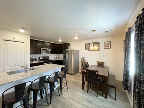 1609 Cassandra Ln in Belen, NM - Foto de edificio - Building Photo