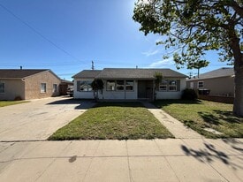 812 N Barbara St in Santa Maria, CA - Building Photo