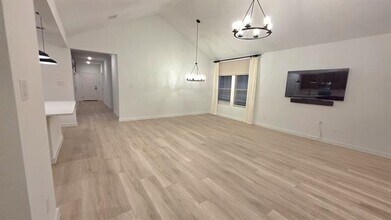 15008 Baikal Dr in Dallas, TX - Building Photo - Building Photo