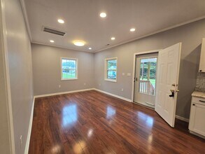 210 E Garden St in Sanford, NC - Building Photo - Building Photo