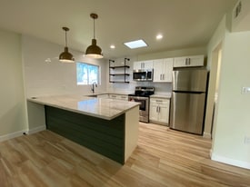 10351 W Peoria Ave in Sun City, AZ - Building Photo