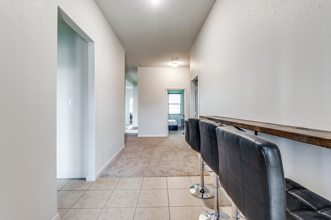 223 Azalea Way in New Braunfels, TX - Foto de edificio