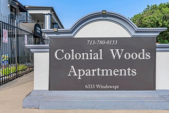 Colonial Woods in Houston, TX - Building Photo - Building Photo