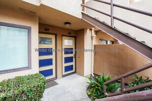 25671 Le Parc in Lake Forest, CA - Building Photo