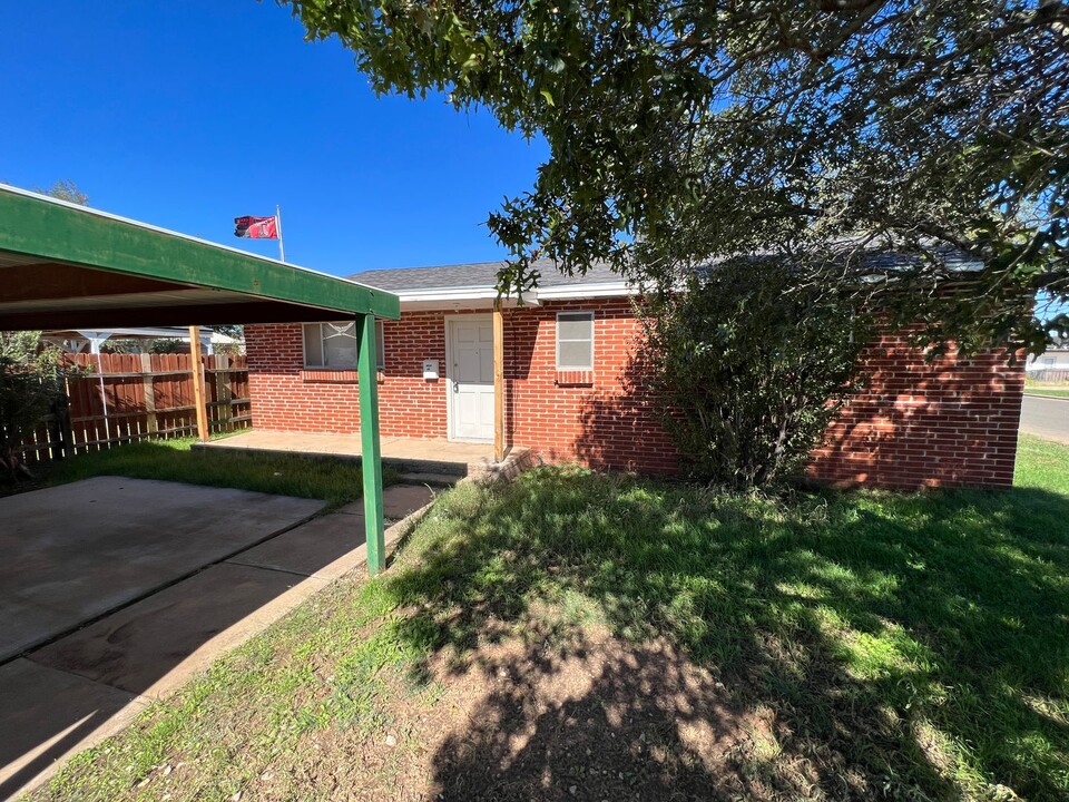 4502 35th St in Lubbock, TX - Building Photo