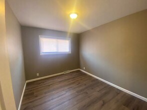 4267 N 68th St in Milwaukee, WI - Foto de edificio - Building Photo