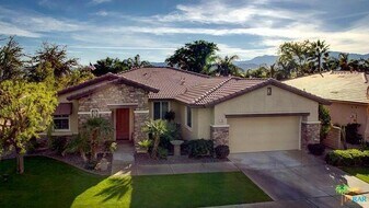 250 Via San Lucia in Rancho Mirage, CA - Building Photo