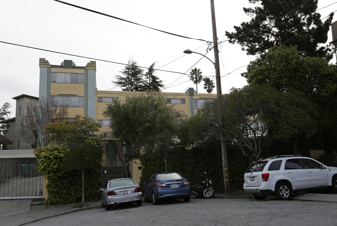 Whitmore Apartments in Oakland, CA - Foto de edificio