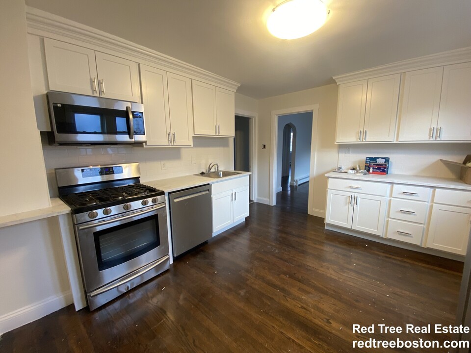 359 Market St in Boston, MA - Building Photo