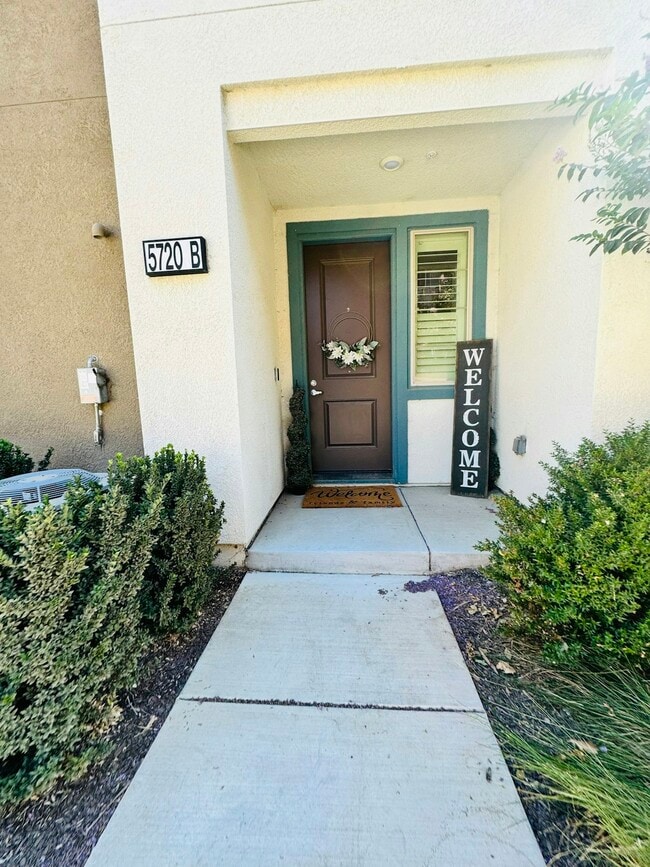 5720 Greige Cir in Dublin, CA - Building Photo - Building Photo