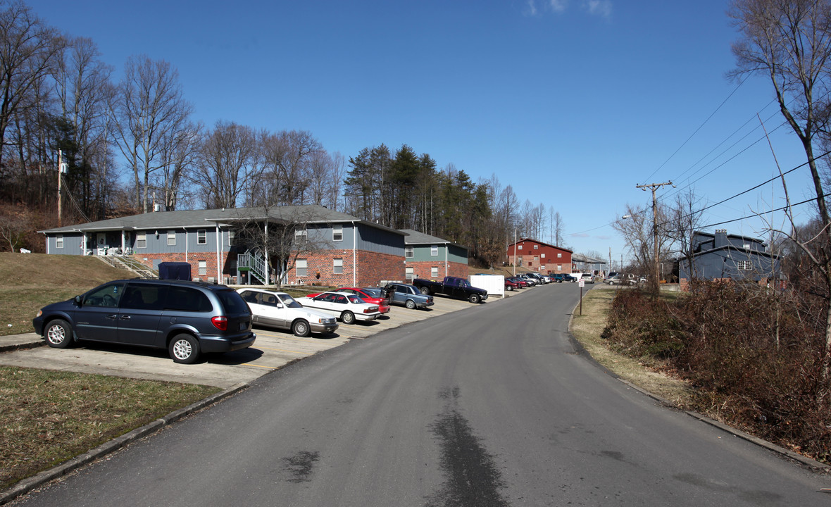 Gla-Low Apartments in Ashland, KY - Building Photo