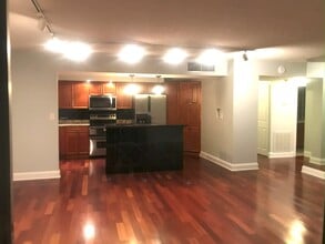 2401 Bayshore Blvd, Unit 707 in Tampa, FL - Building Photo - Building Photo