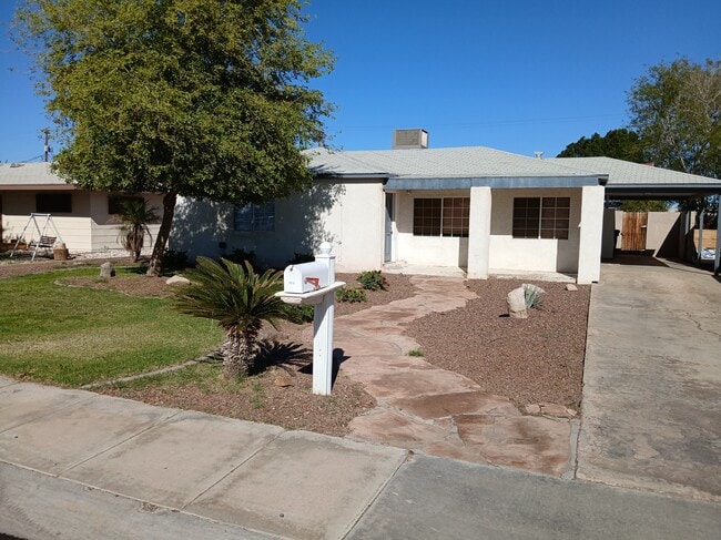 property at 1517 S 8th Ave