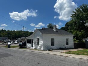 105 Ash St in Bristol, TN - Foto de edificio - Building Photo