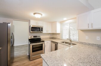 15508 E Oxford Ave in Aurora, CO - Building Photo - Building Photo