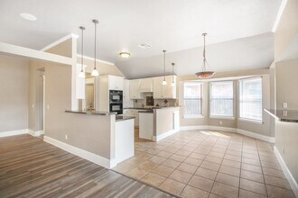16016 Promontory Rd in Edmond, OK - Building Photo - Building Photo