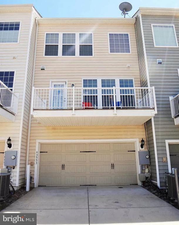43553 Wheadon Terrace in Chantilly, VA - Foto de edificio - Building Photo
