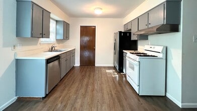 203 Dora St in San Antonio, TX - Building Photo - Building Photo