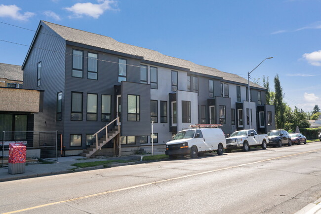 property at 8 8 St SE