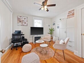 8 Edgemere Rd in Lynn, MA - Building Photo - Building Photo