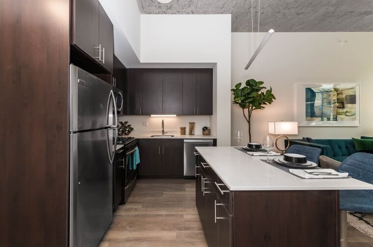 60 E 14th St in Chicago, IL - Building Photo